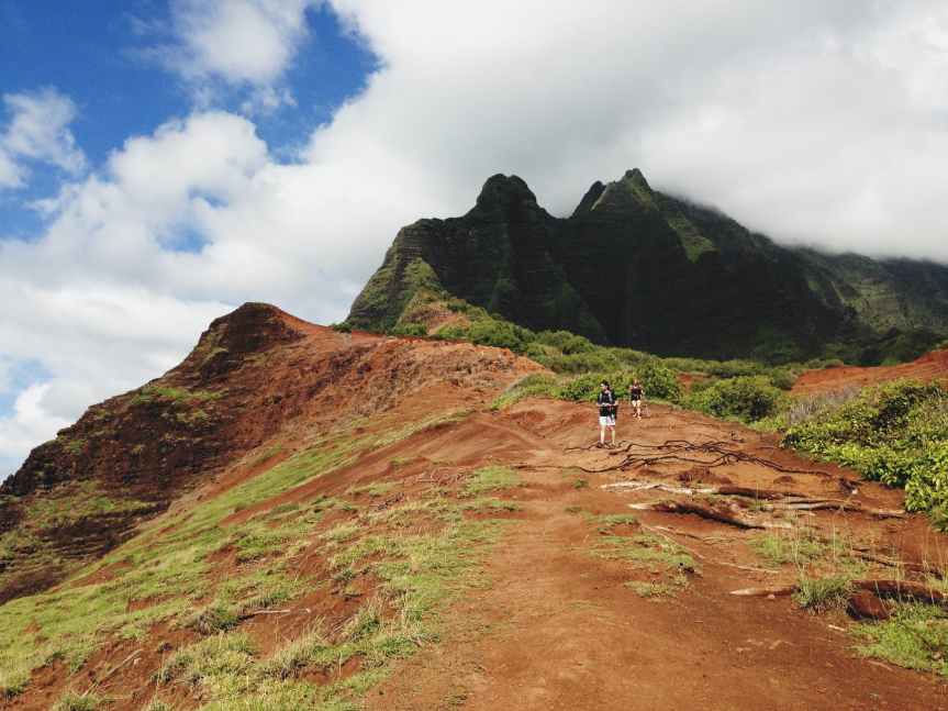 🚵‍♀️ LA Hiking Trails To Hit Up This Holiday Season  | Leverage Ambition